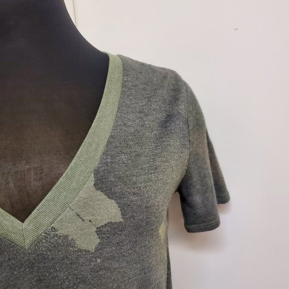Alternative Short Sleeve V-Neck Front Tie Camo Top Size L - Picture 5 of 7
